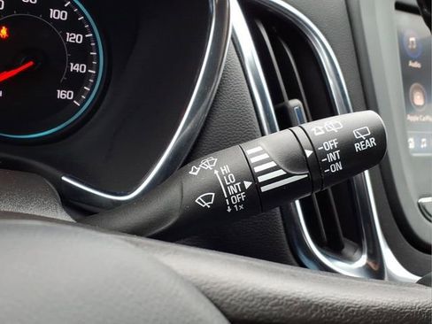 Used 2024 Chevrolet Equinox LT image 19