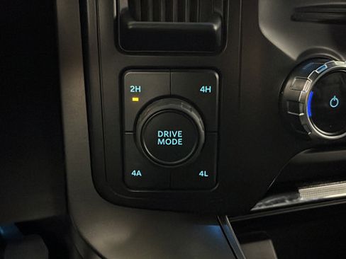 Used 2024 Ford F150 Lariat AWD/4WD image 32