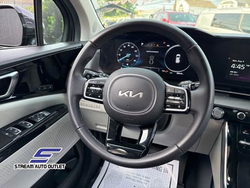 Used 2024 Kia Carnival SX image 28