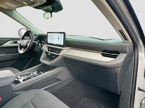 Certified 2025 Ford Explorer Active image 31