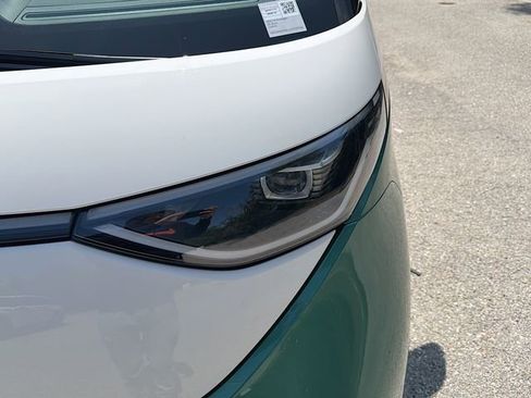 Used 2025 Volkswagen ID. Buzz Pro S Plus image 9