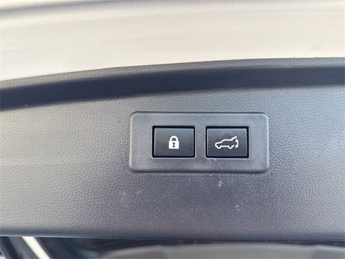 Used 2025 Subaru Outback Premium w/ Popular Package #1A image 30