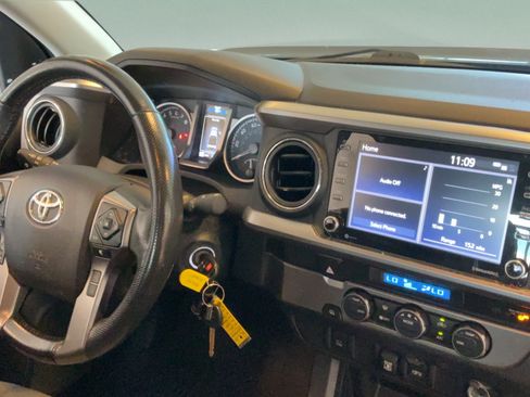 Used 2021 Toyota Tacoma SR5 RWD image 30