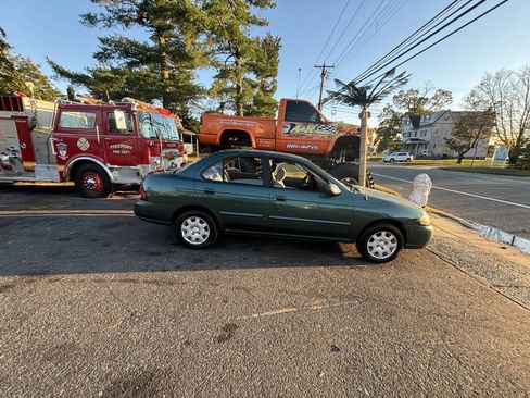 Used 2000 Nissan Sentra XE image 3