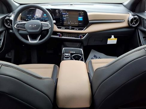 New 2026 Chevrolet Equinox ACTIV w/ Convenience Package III AWD/4WD image 11