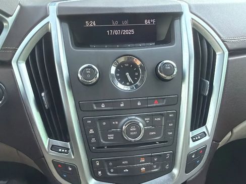 Used 2011 Cadillac SRX Luxury image 17