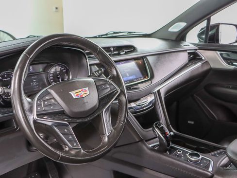 Used 2022 Cadillac XT5 Premium Luxury w/ LPO, Floor Liner Package image 24