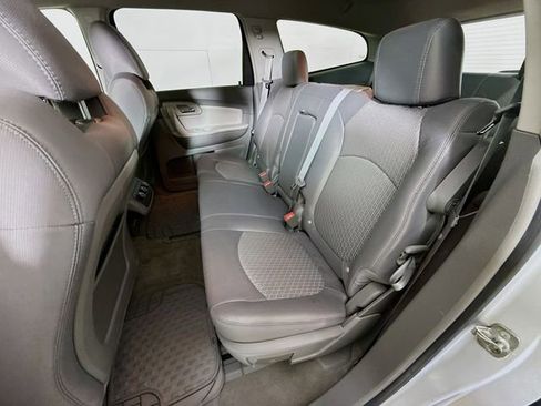 Used 2009 Chevrolet Traverse LT FWD image 24