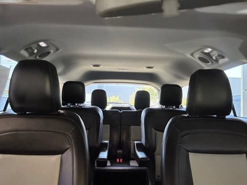 Used 2022 Ford Explorer XLT w/ Equipment Group 202A AWD/4WD image 16