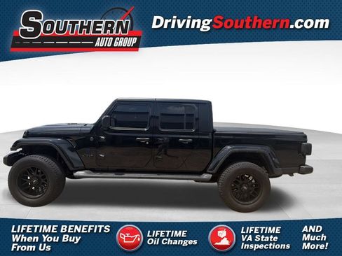 Used 2022 Jeep Gladiator Sport AWD/4WD image 1