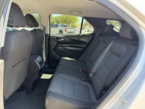 Used 2018 Chevrolet Equinox LT AWD/4WD image 25