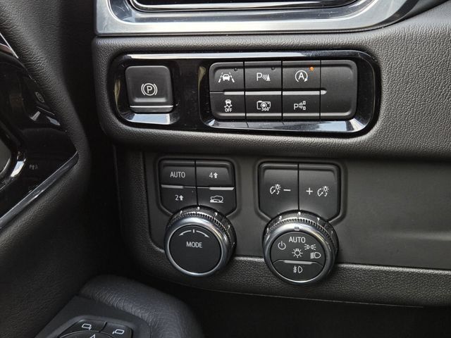 Used 2025 GMC Yukon Denali AWD/4WD image 27