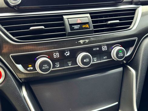 Used 2018 Honda Accord Sport image 27