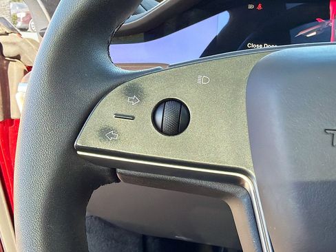 Used 2024 Tesla Model S image 32