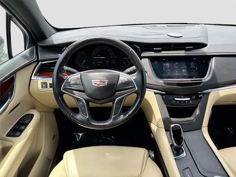 Used 2018 Cadillac XT5 Luxury w/ Driver Awareness Package image 25