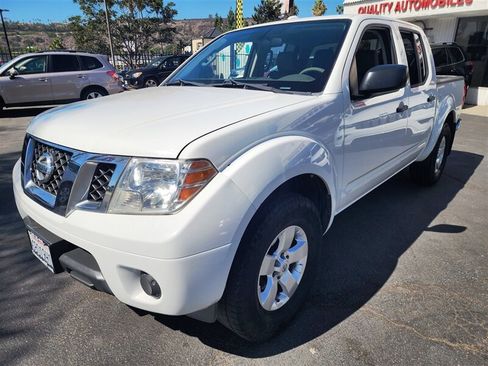Used 2013 Nissan Frontier SV image 13