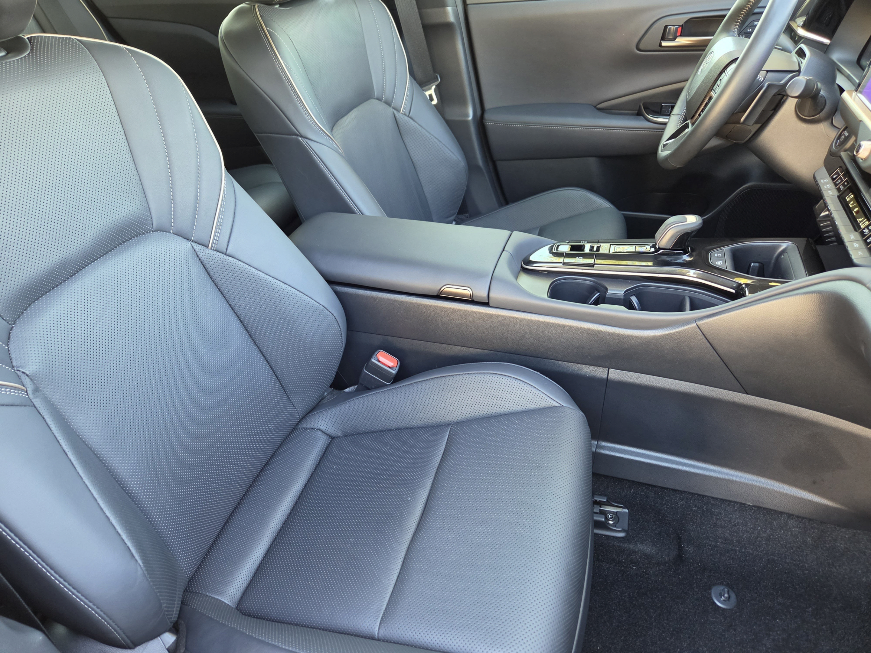 Used 2026 Toyota Crown Platinum AWD/4WD image 6