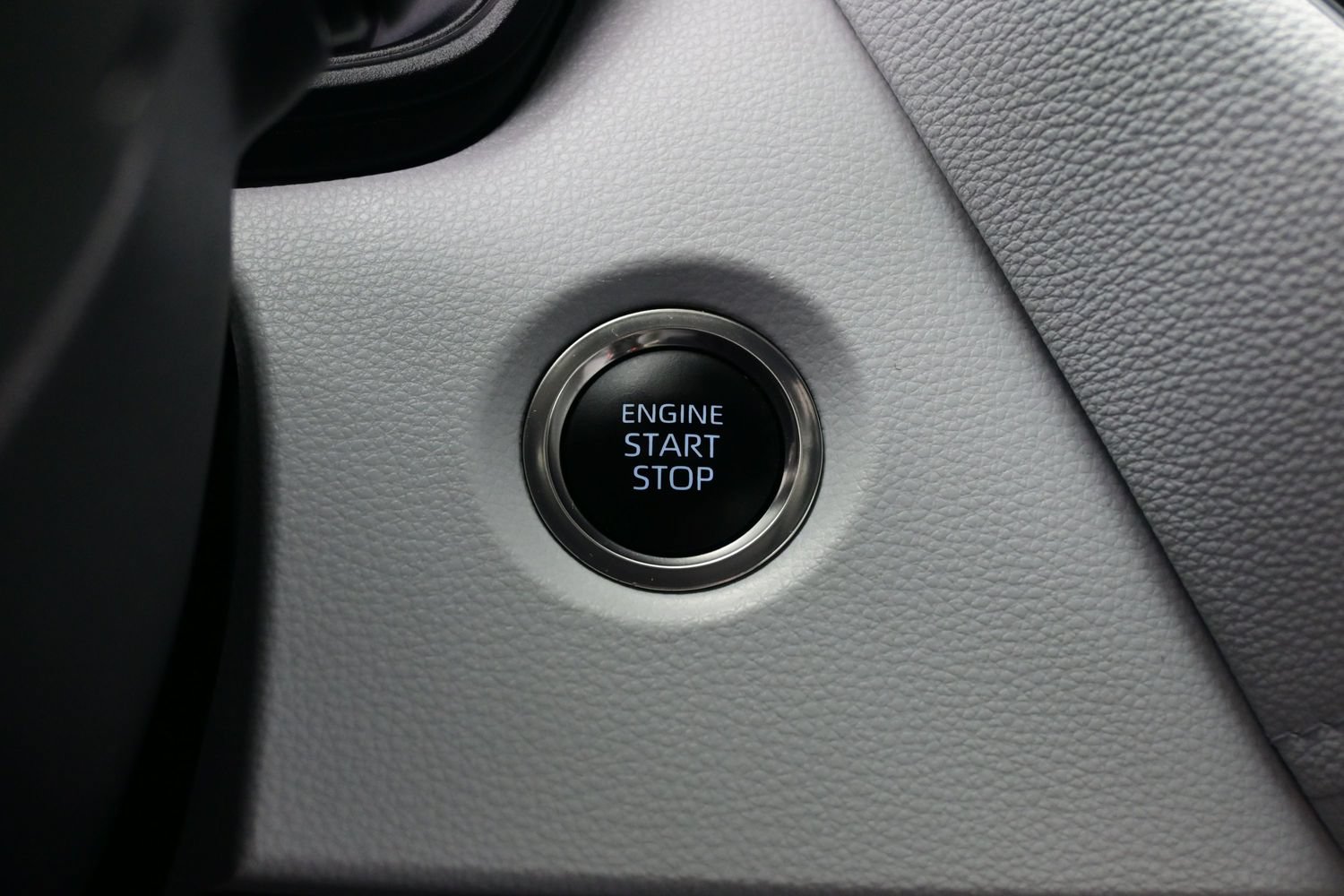 Used 2025 Toyota Corolla SE w/ SE Premium Package FWD image 22