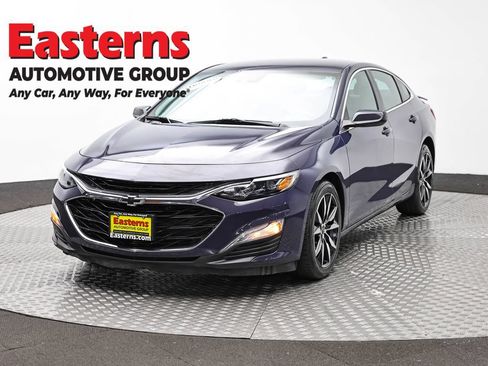 Used 2025 Chevrolet Malibu RS FWD image 1