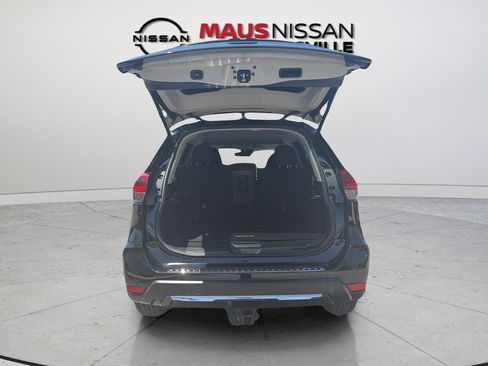 Used 2019 Nissan Rogue SV w/ Premium Package FWD image 15