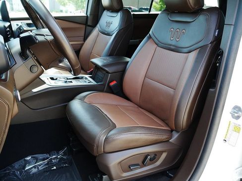 Used 2024 Ford Explorer King Ranch w/ Technology Package AWD/4WD image 15