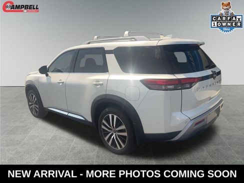 Used 2024 Nissan Pathfinder Platinum w/ Cargo Package image 3