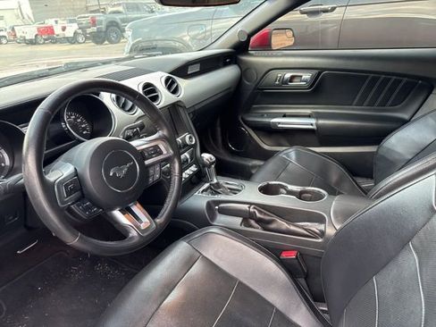 Used 2015 Ford Mustang Premium image 4