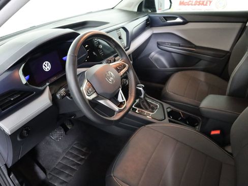 Used 2024 Volkswagen Taos SE image 28