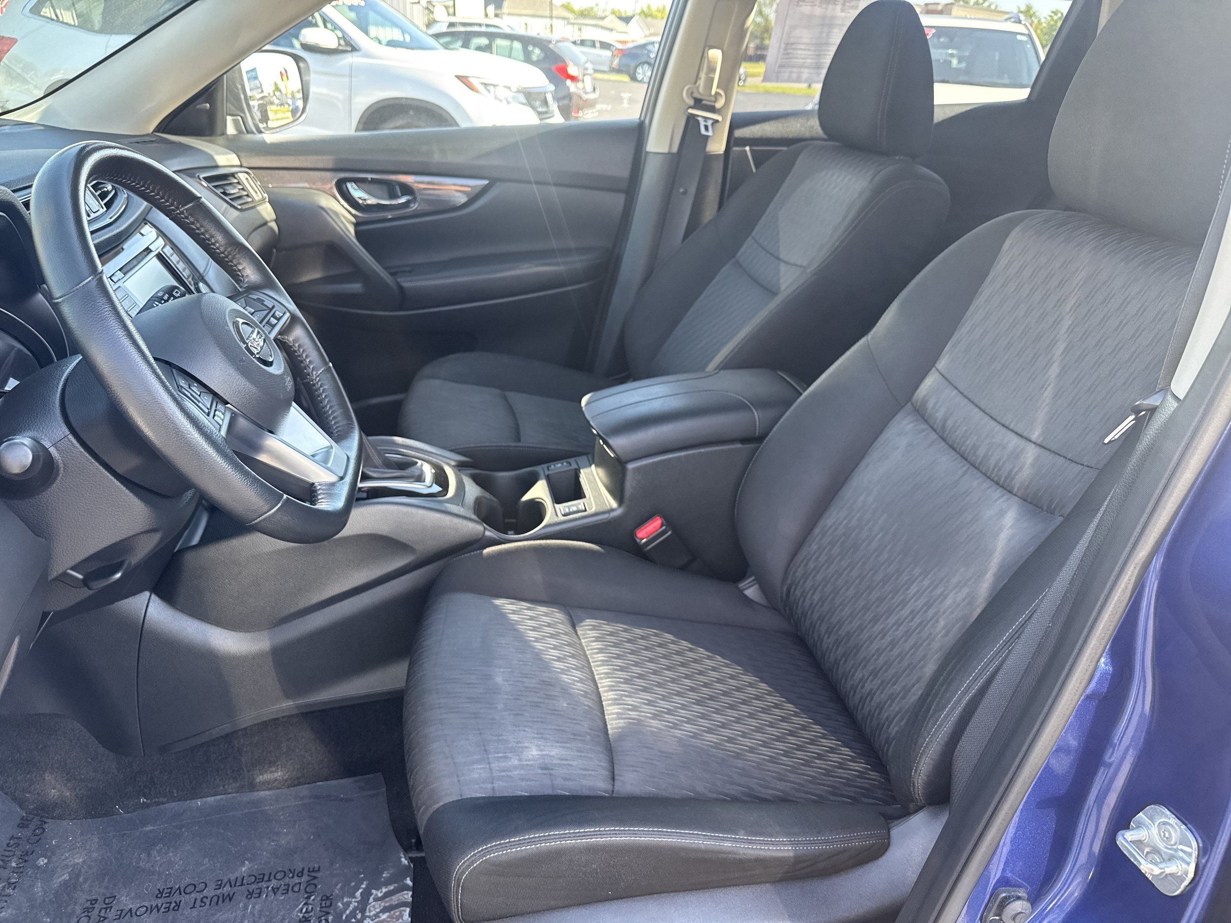 Used 2019 Nissan Rogue SV AWD/4WD image 3