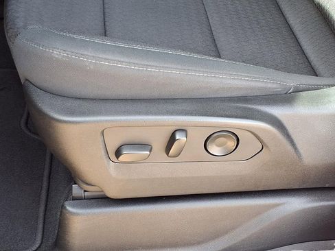 Used 2021 Chevrolet Suburban LS image 21