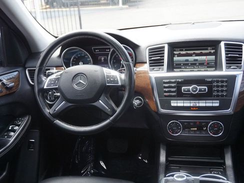 Used 2014 Mercedes-Benz ML 350 2WD w/ Premium 1 Package image 40