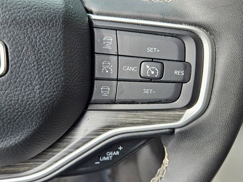 Used 2023 Jeep Wagoneer Series III w/ Preferred Equipment Group image 22