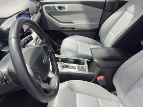 Used 2021 Ford Explorer XLT w/ Equipment Group 202A image 23