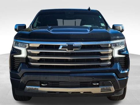 Used 2023 Chevrolet Silverado 1500 High Country w/ High Country Premium Package image 3