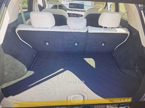 Certified 2025 Genesis GV70 2.5T w/ Advanced Package image 18