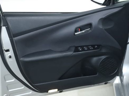 Certified 2018 Toyota Prius Two image 15