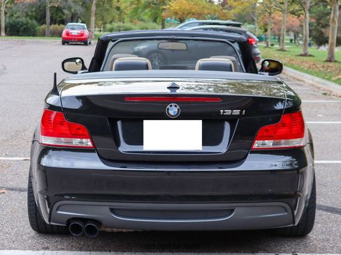 Used 2010 BMW 135i Convertible image 7