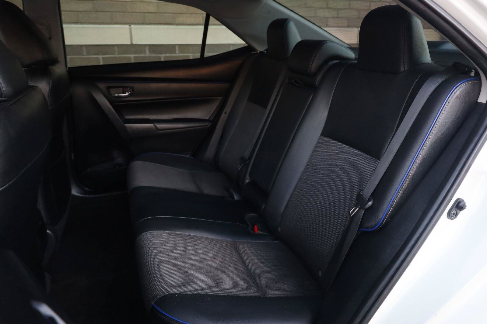 Used 2017 Toyota Corolla SE w/ Body Protection Package FWD image 21