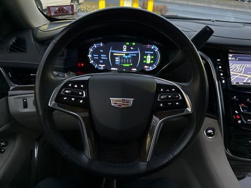 Used 2019 Cadillac Escalade Luxury image 48