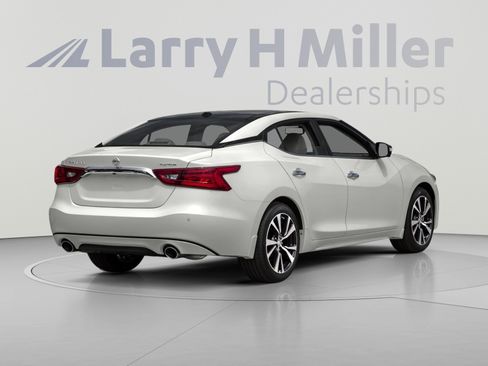 Used 2016 Nissan Maxima SR FWD image 2