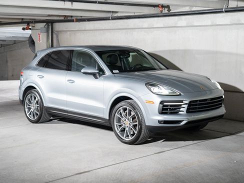 Certified 2023 Porsche Cayenne AWD/4WD image 7