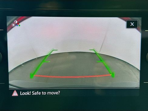 Used 2025 Volkswagen Jetta SE image 22