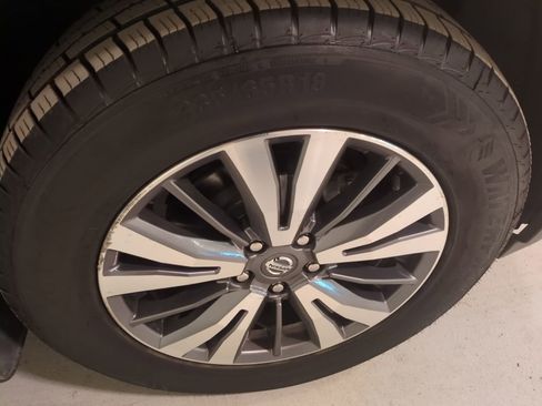 Used 2020 Nissan Pathfinder S FWD image 21