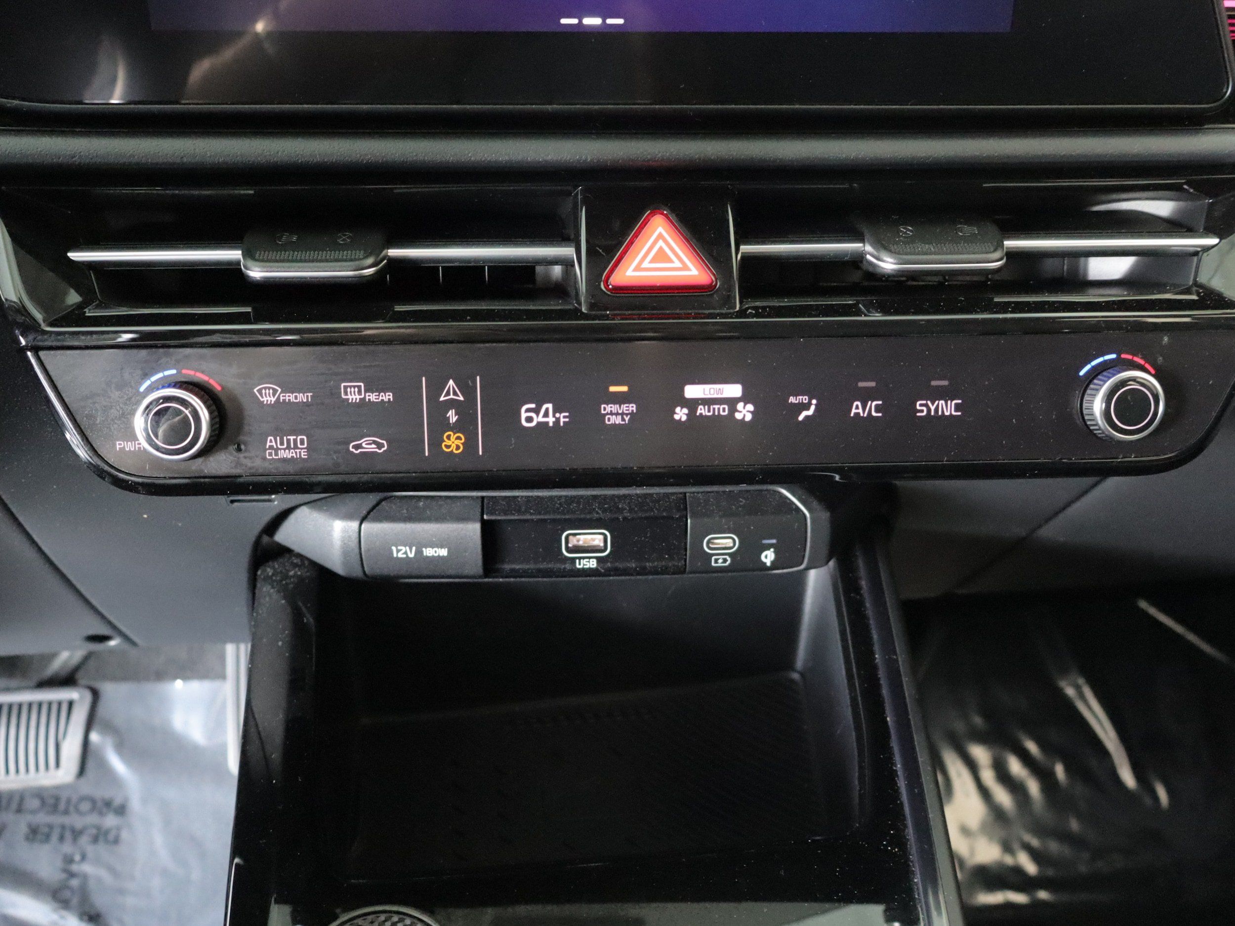 Used 2024 Kia Niro EX w/ EX Cold Weather Package FWD image 14