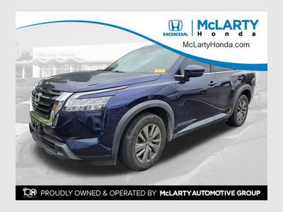 Used 2022 Nissan Pathfinder SV