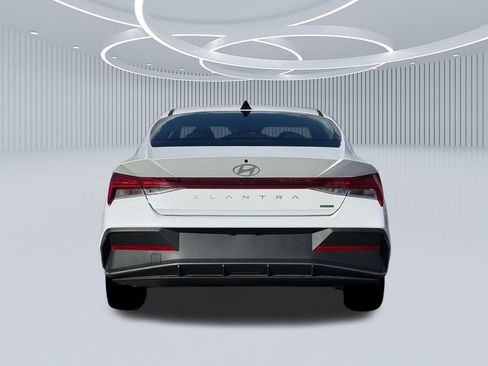 New 2026 Hyundai Elantra Hybrid FWD image 6