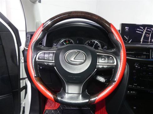 Used 2016 Lexus LX 570 4WD image 31