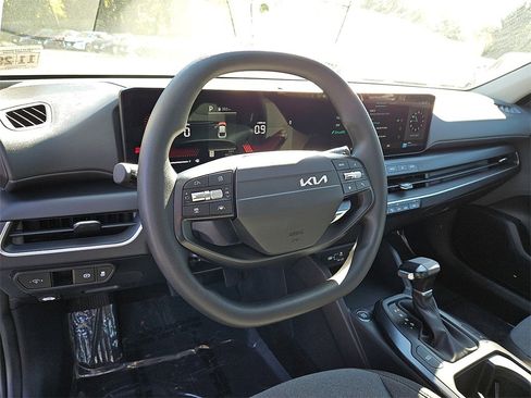 Certified 2025 Kia K4 LX image 25