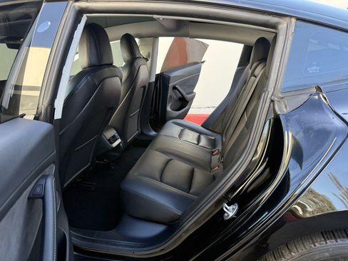 Used 2022 Tesla Model 3 Standard Range RWD image 15