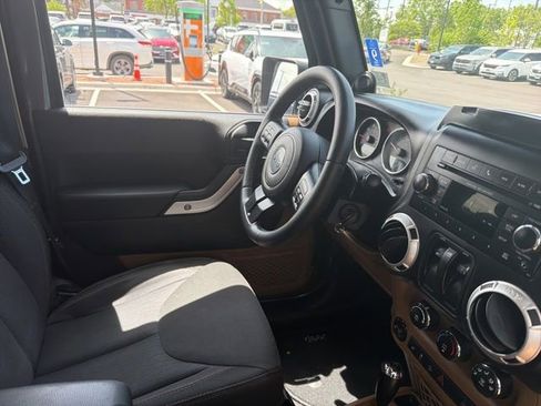 Used 2014 Jeep Wrangler Sahara w/ Connectivity Group AWD/4WD image 18